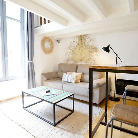 Helder Cozy In Hyper-center *