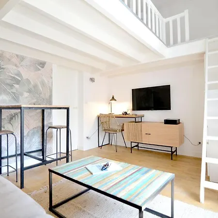 Helder Cozy In Hyper-center Apartment